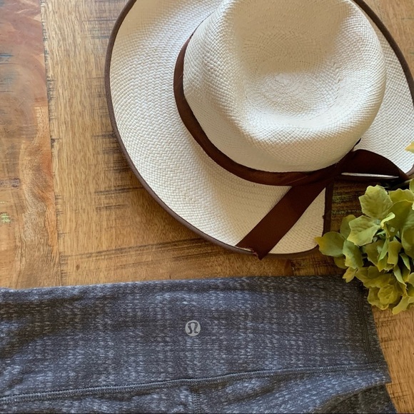 Lululemon Wunder Under Pant Textured
Ziggy Wee October Angel Wing  Gray Sz 4 - Picture 12 of 15